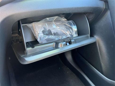 Certified 2022 Chevrolet Trax LT w/ LT Convenience Package image 33