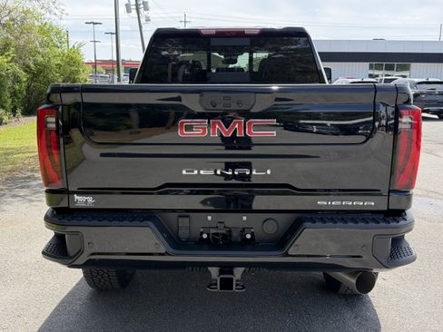 New 2026 GMC Sierra 2500 Denali w/ Denali Reserve Package AWD/4WD image 9