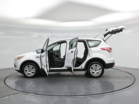 Used 2014 Ford Escape S FWD image 32