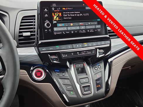 Used 2025 Honda Odyssey Elite image 18
