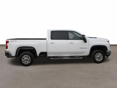 Used 2025 Chevrolet Silverado 2500 LT w/ Convenience Package image 2
