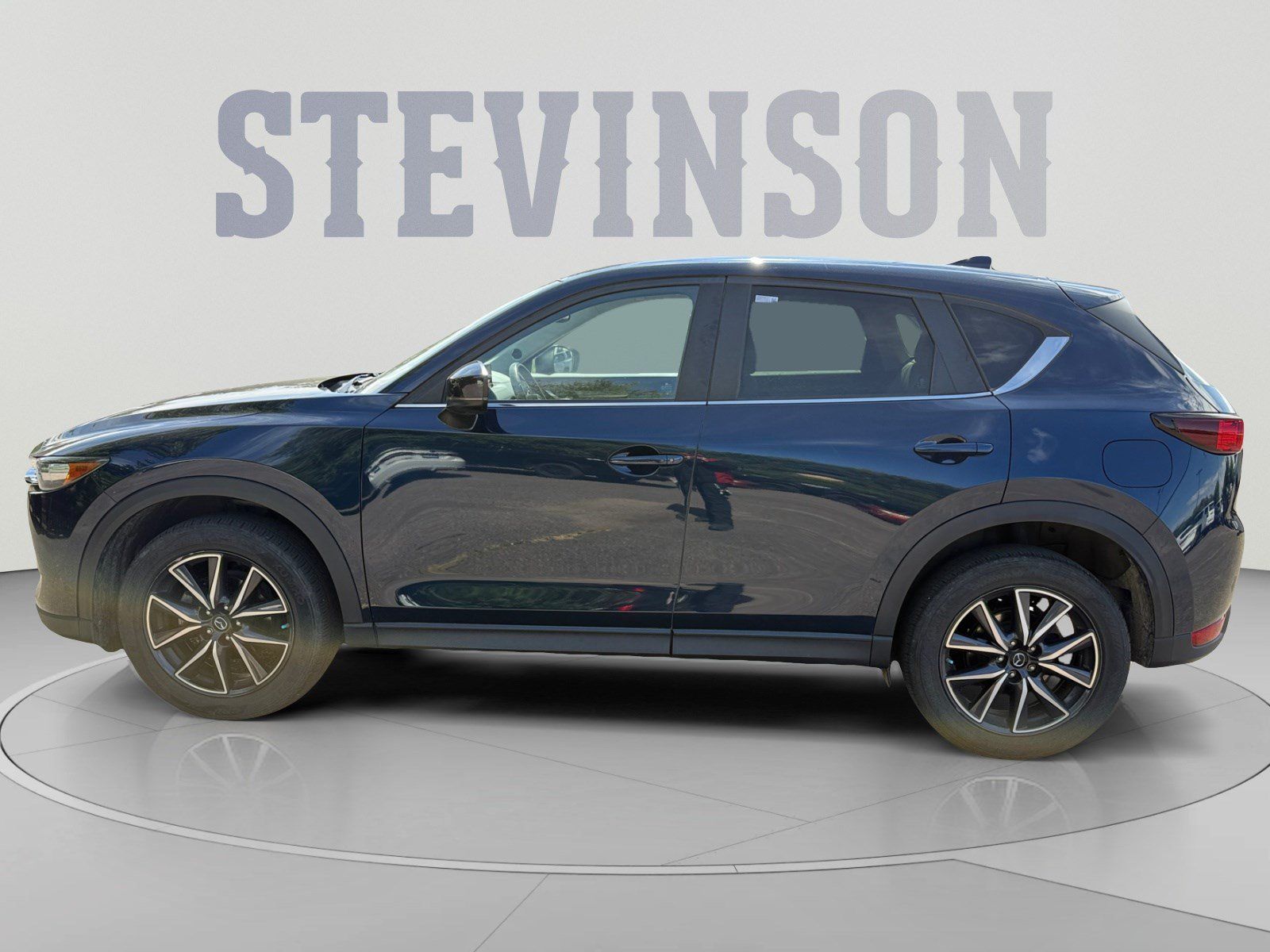 Used 2018 MAZDA CX-5 Touring w/ Preferred Equipment Package AWD/4WD image 2