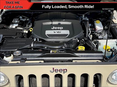 Used 2017 Jeep Wrangler Unlimited Rubicon w/ Dual Top Group AWD/4WD image 28