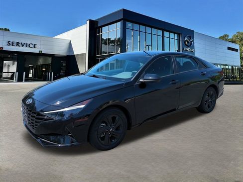 Used 2023 Hyundai Elantra SEL w/ Cargo Package image 8