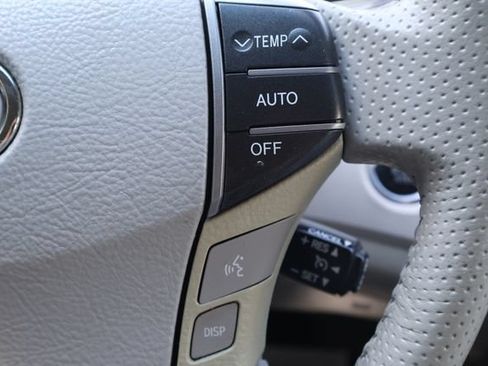 Used 2011 Toyota Avalon Limited FWD image 6
