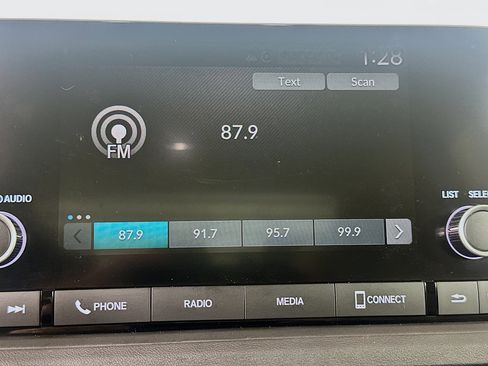 Used 2025 Honda Accord SE image 19