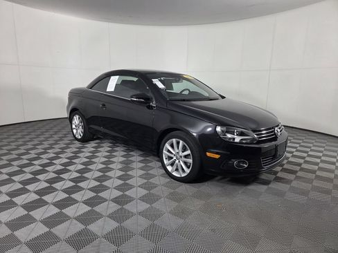Used 2016 Volkswagen Eos Komfort FWD image 2