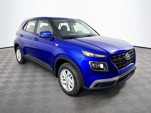 New 2026 Hyundai Venue SE image 3