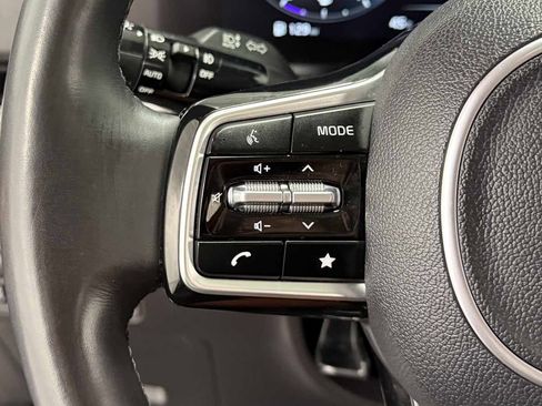 Used 2023 Kia Carnival SX Prestige image 18