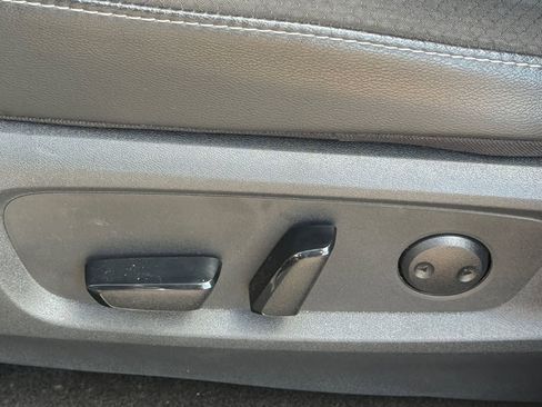 Certified 2024 Nissan Pathfinder SL image 29