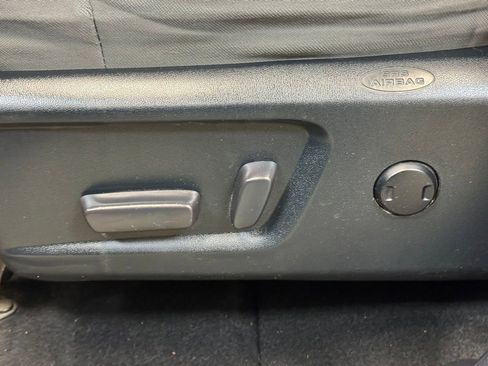 Used 2018 Toyota Tundra SR5 w/ SR5 Upgrade Package image 11