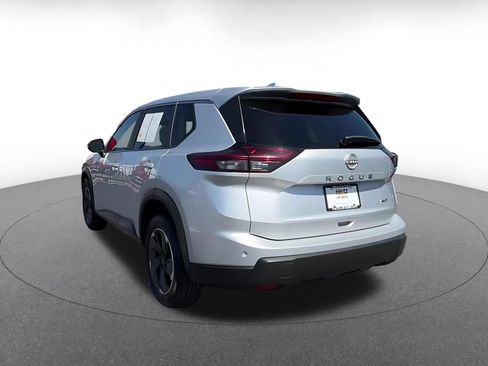 Used 2025 Nissan Rogue SV AWD/4WD image 11