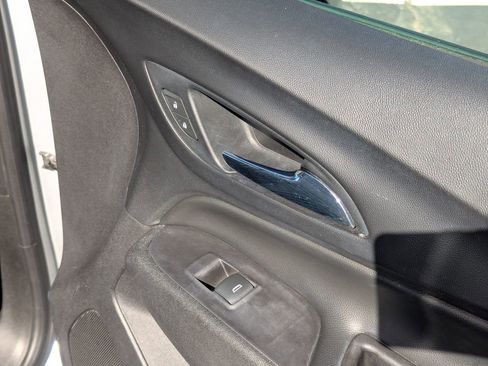 Used 2020 Chevrolet Equinox LT AWD/4WD image 34