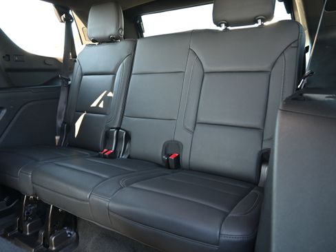 Used 2022 Chevrolet Tahoe Z71 w/ Luxury Package image 31