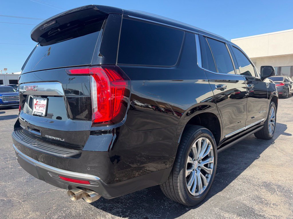 Used 2022 GMC Yukon Denali w/ Denali Premium Package AWD/4WD image 3