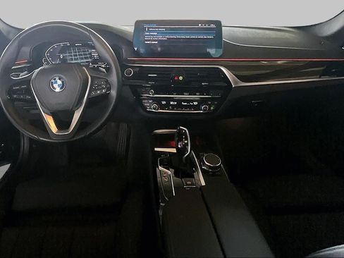 Used 2023 BMW 530e w/ Convenience Package RWD image 13