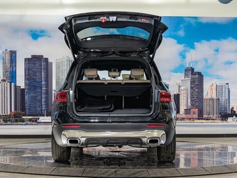 Used 2026 Mercedes-Benz GLB 250 4MATIC image 12