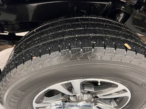 Used 2019 Toyota Tacoma TRD Sport w/ Technology Package AWD/4WD image 14