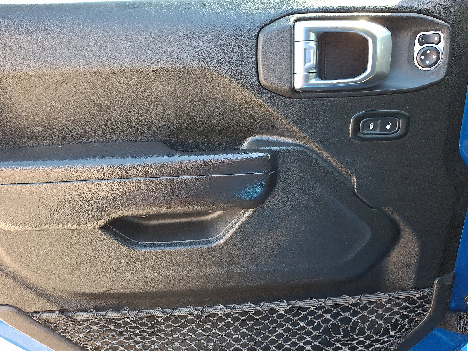 Used 2022 Jeep Gladiator Mojave w/ Dual Top Group AWD/4WD image 13