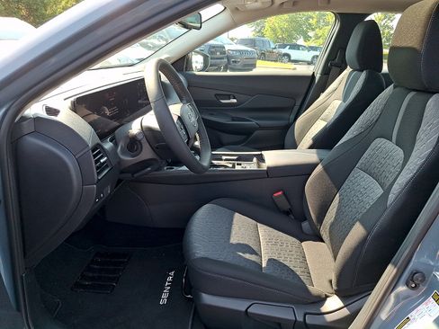 Used 2026 Nissan Sentra SV w/ SV Convenience Package FWD image 13