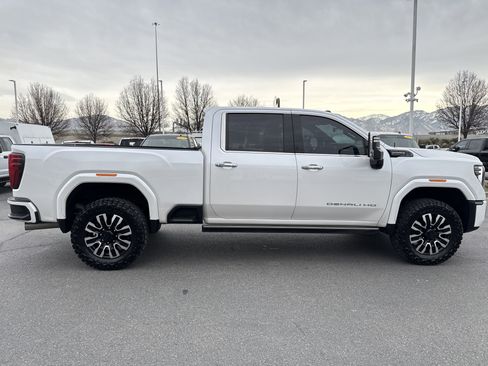 Used 2024 GMC Sierra 2500 Denali Ultimate image 6