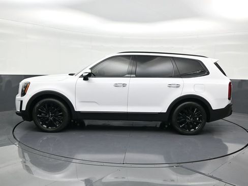 Used 2022 Kia Telluride SX w/ Towing Package image 2