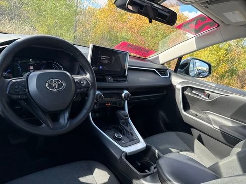 Used 2023 Toyota RAV4 AWD Hybrid image 23