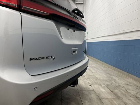 New 2026 Chrysler Pacifica Limited w/ S Appearance Package image 37