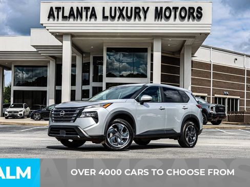 Used 2024 Nissan Rogue SV FWD image 3