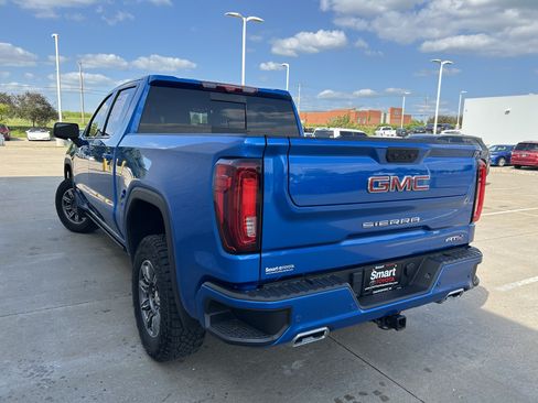 Used 2024 GMC Sierra 1500 AT4 w/ Technology Package AWD/4WD image 4