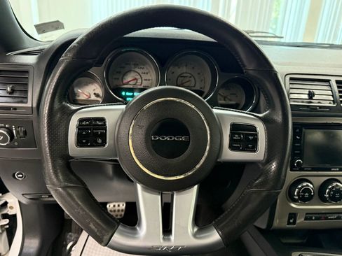 Used 2014 Dodge Challenger SRT8 w/ Harman/Kardon Audio Group image 23