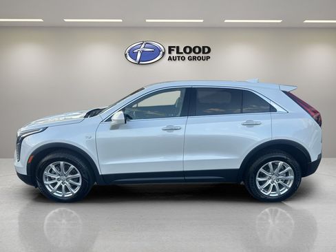 Used 2022 Cadillac XT4 Luxury w/ Cold Weather Package image 4