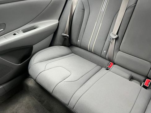 Used 2025 Hyundai Elantra SEL image 39