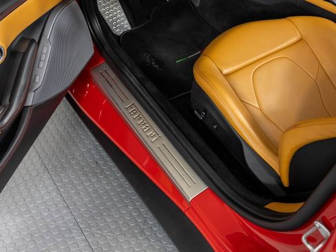 Certified 2020 Ferrari Portofino RWD image 61