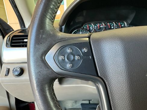 Used 2016 Chevrolet Suburban LT image 16