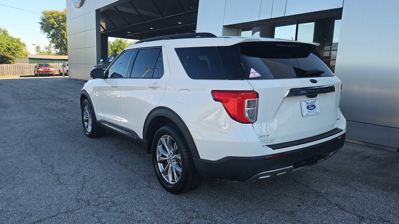Used 2021 Ford Explorer XLT w/ Equipment Group 202A AWD/4WD image 3