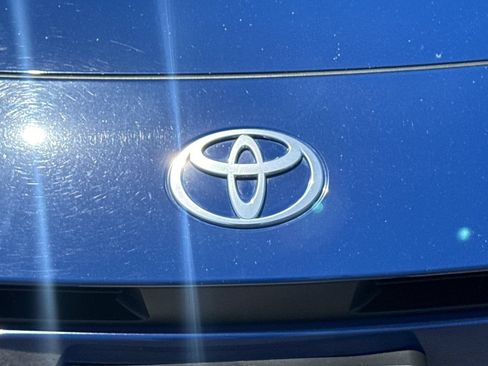 Used 2025 Toyota Camry SE FWD image 8