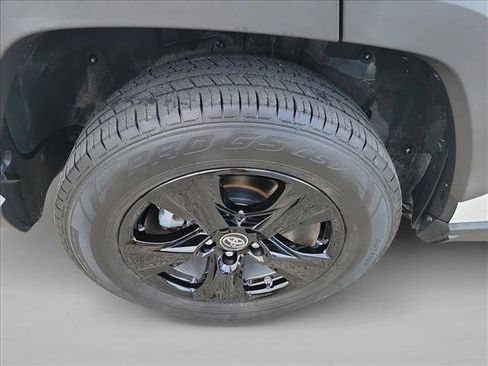 Used 2019 Toyota RAV4 XLE image 11