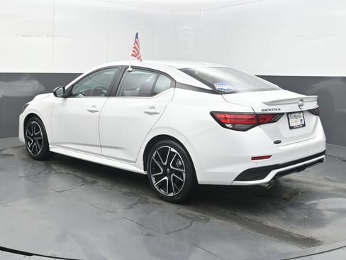 Used 2024 Nissan Sentra SR FWD image 8
