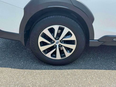 Used 2023 Subaru Outback Premium AWD/4WD image 11