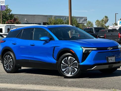 Used 2024 Chevrolet Blazer EV LT AWD/4WD image 9