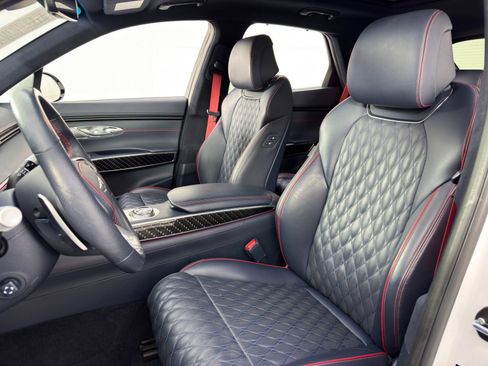 Used 2023 Genesis GV70 3.5T Sport w/ Sport Prestige Package image 39