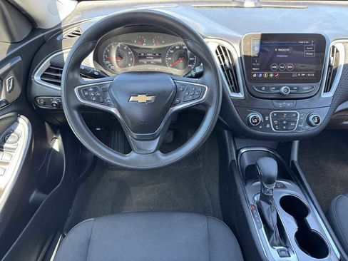 Used 2025 Chevrolet Malibu LT image 22