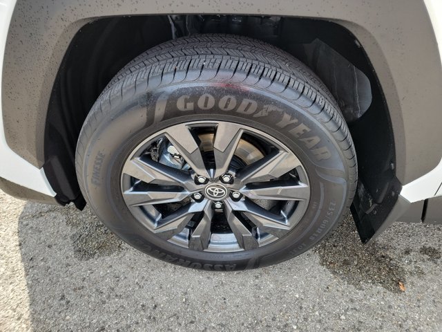 Used 2026 Toyota RAV4 XLE Premium FWD image 9