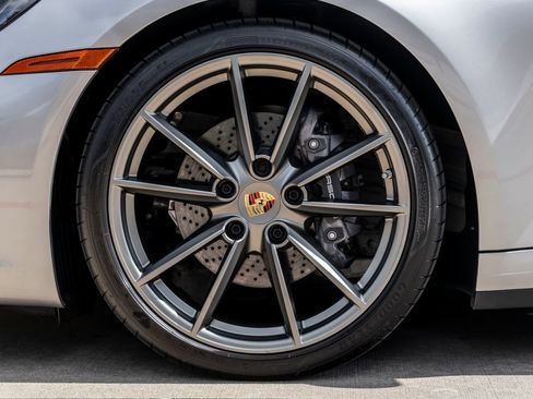 Certified 2024 Porsche 911 Carrera 4 AWD/4WD image 16