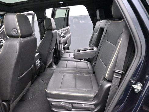 Used 2022 GMC Yukon SLT w/ SLT Premium Package AWD/4WD image 31