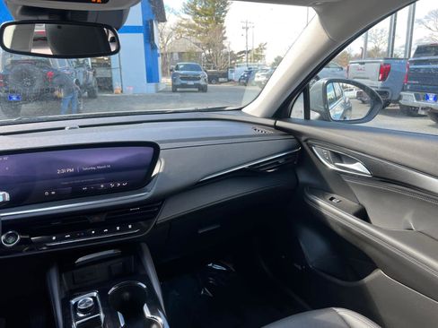 Certified 2025 Buick Envision Preferred image 37