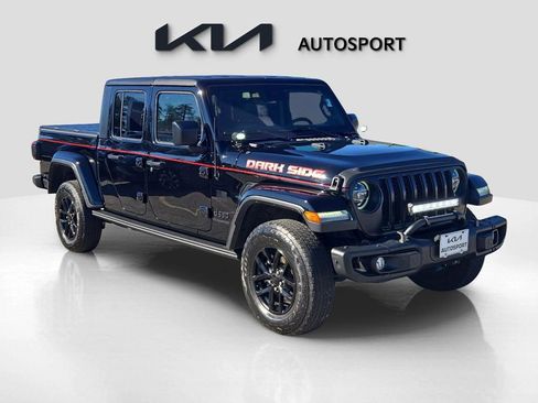 Used 2022 Jeep Gladiator Sport image 3