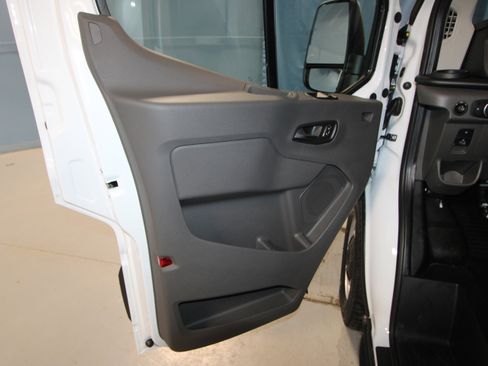 New 2026 Ford Transit 250 Low Roof RWD image 4