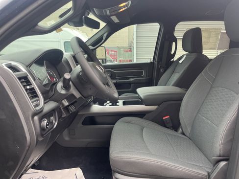 New 2025 RAM 2500 Big Horn AWD/4WD image 12